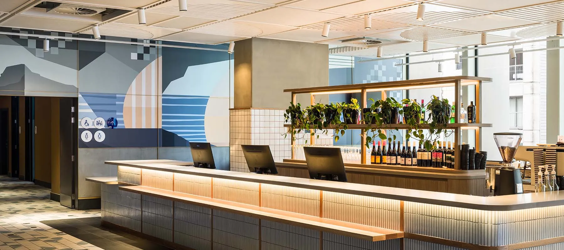 Holiday Inn Express — Albert Street, Auckland, detail 2